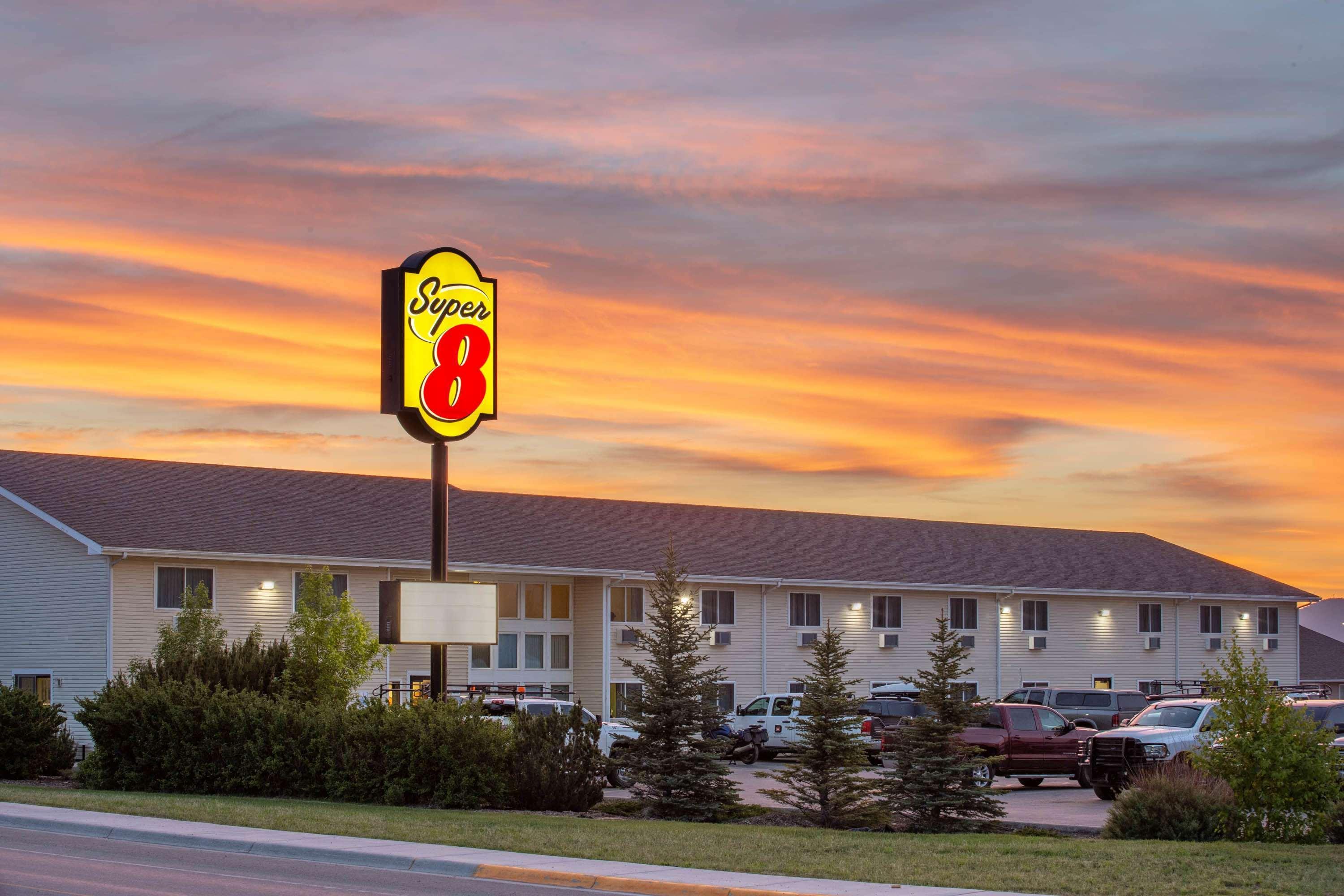 Super 8 By Wyndham Lewistown Hotel Exterior photo