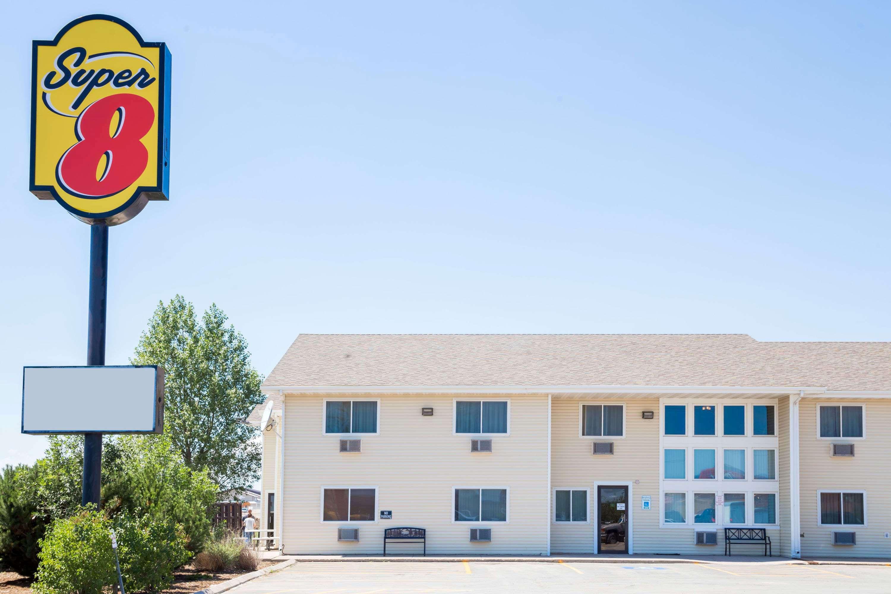 Super 8 By Wyndham Lewistown Hotel Exterior photo